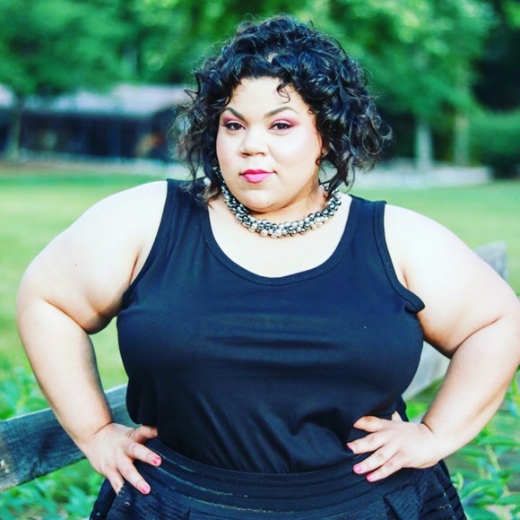 Meet your Posher, Tiffany - Picture 3 of 5